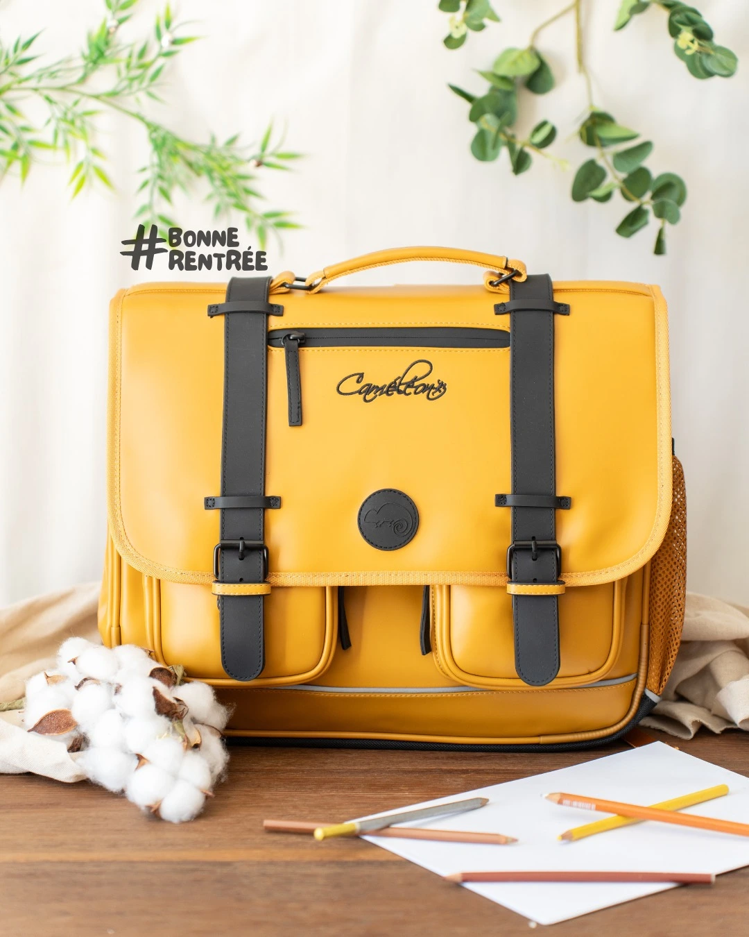 💛 Un cartable stylé et robuste pour une nouvelle rentrée ! 🎒✨