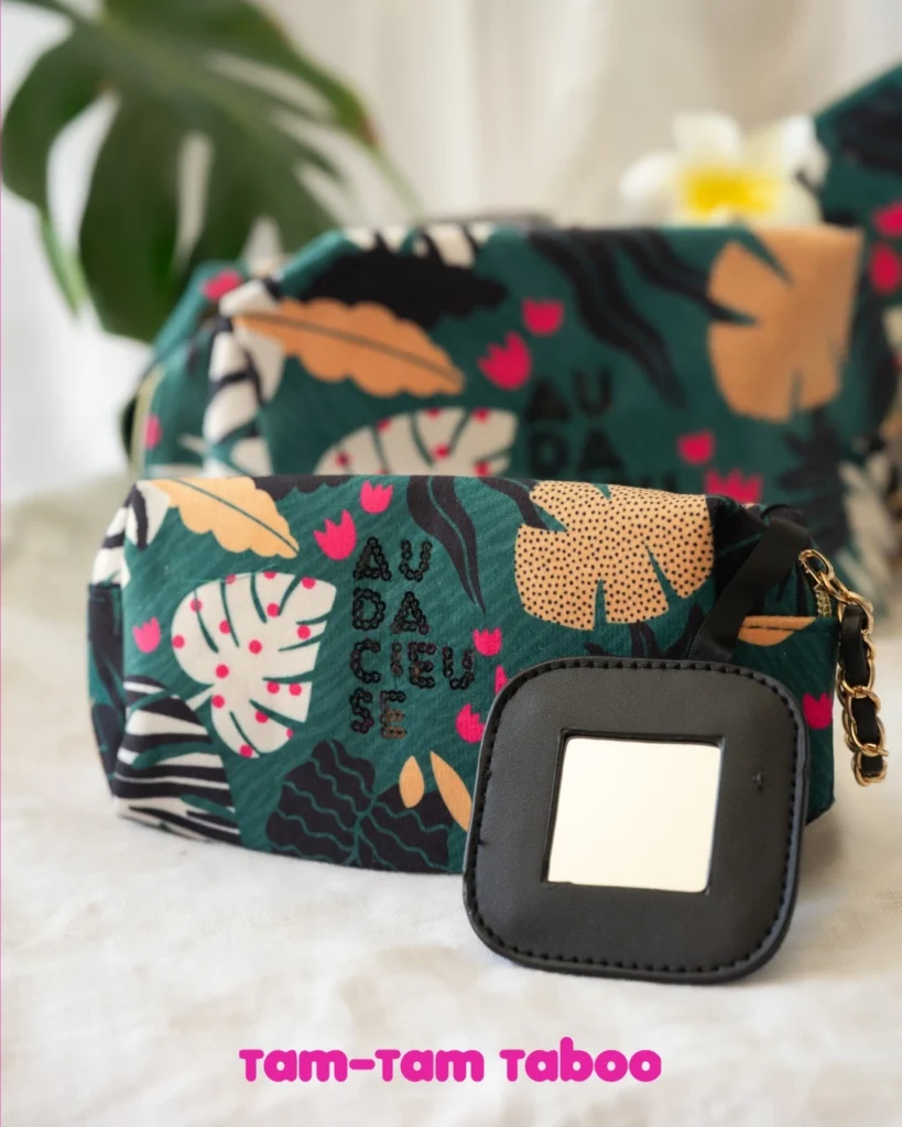 🌺✨ Des trousses pleines d’évasion et de couleurs 💖