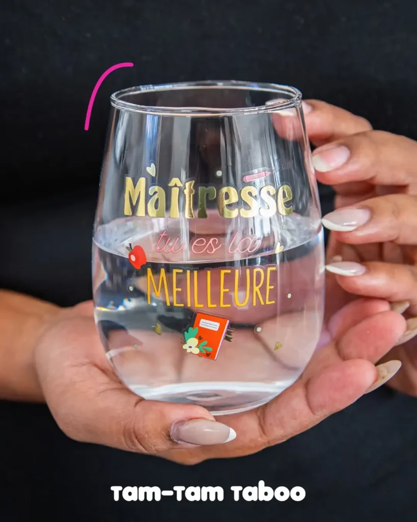 🎁 Une petite attention pour une grande maîtresse 💛